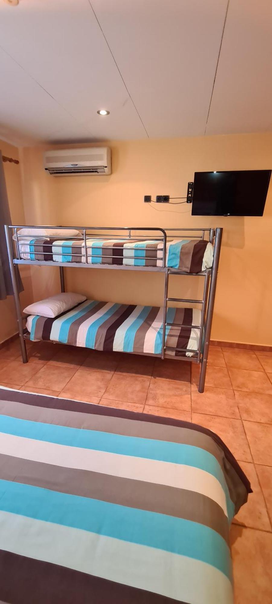 Hostal Mont-Rock Montagut Екстер'єр фото