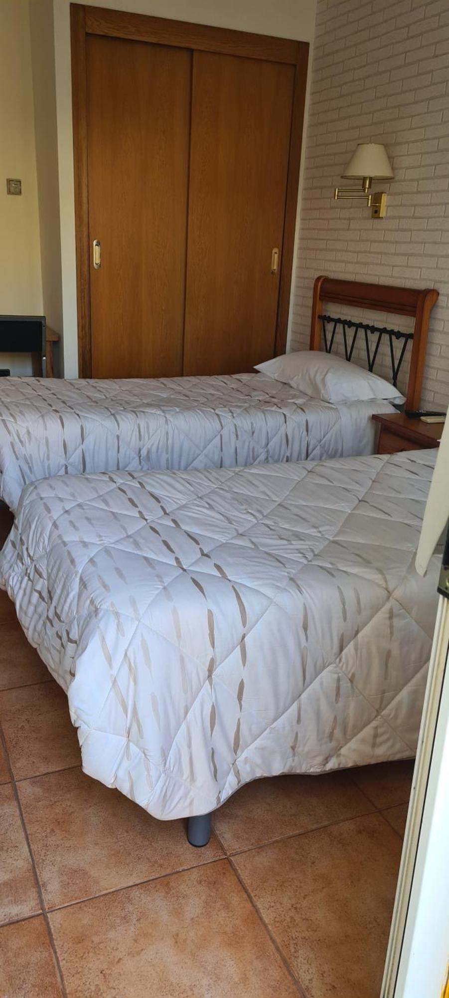 Hostal Mont-Rock Montagut Екстер'єр фото